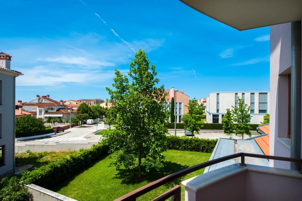 Apartments And Rooms Camaiore Rovinj Exteriör bild