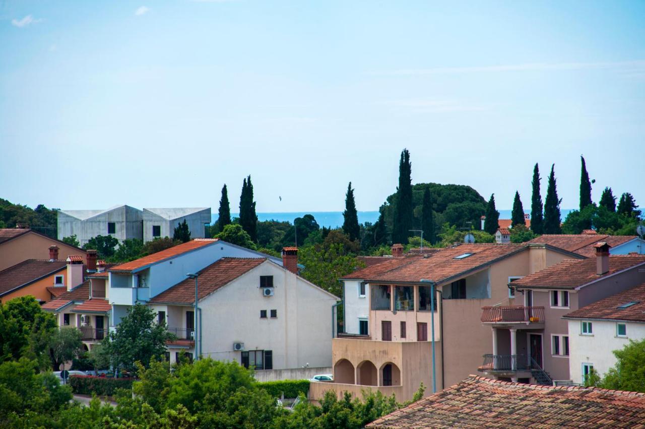 Apartments And Rooms Camaiore Rovinj Exteriör bild